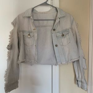 Cute Distressed Light-Wash Cropped Denim Jacket